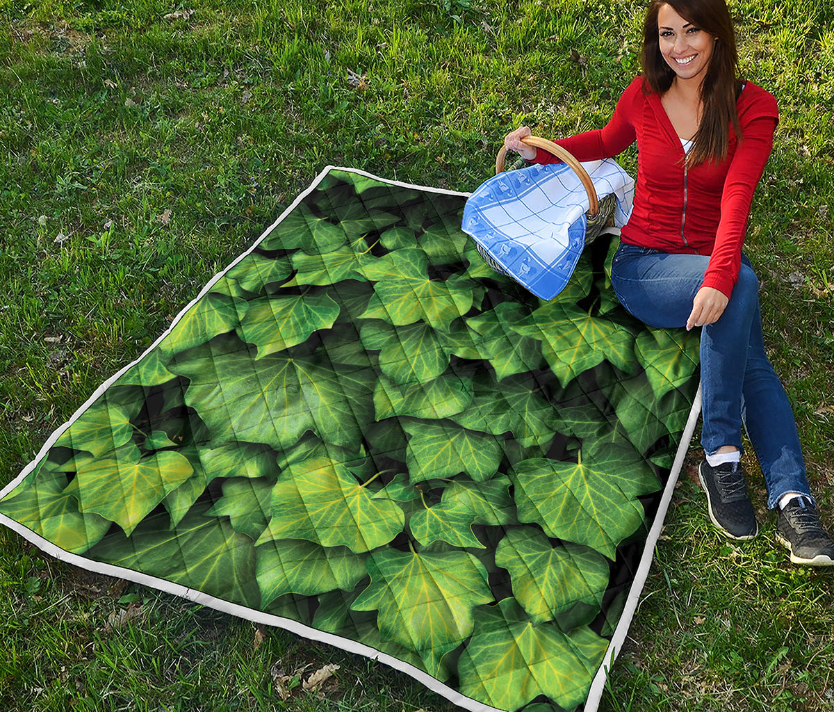 Green Ivy Leaf Print Quilt
