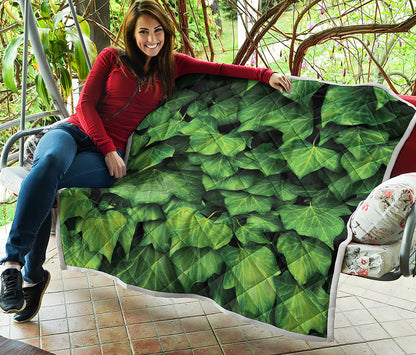 Green Ivy Leaf Print Quilt