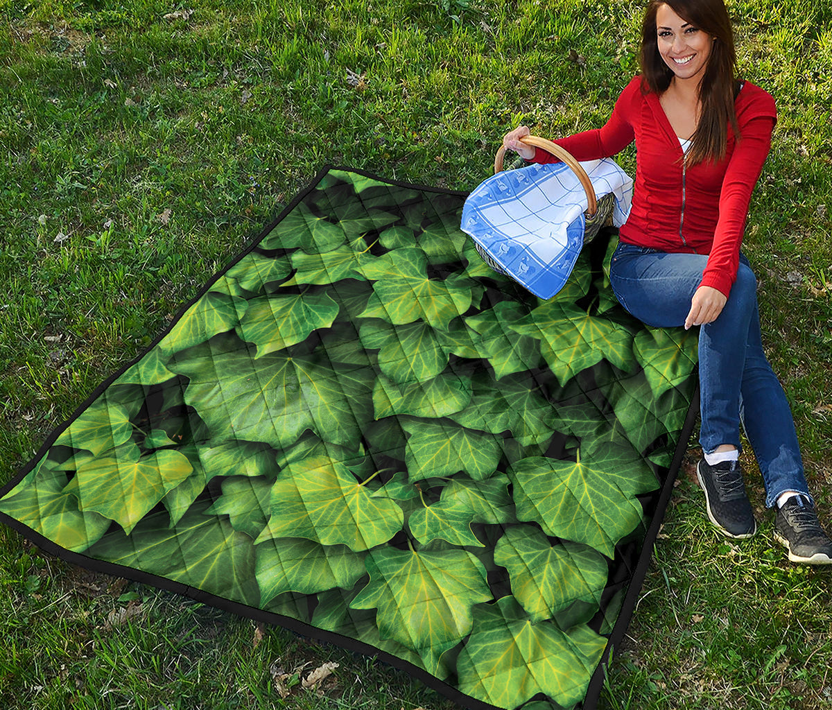 Green Ivy Leaf Print Quilt