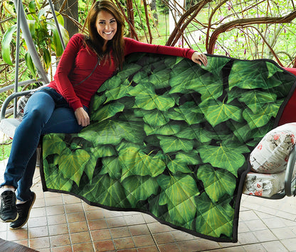 Green Ivy Leaf Print Quilt