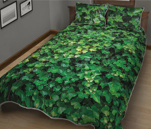 Green Ivy Wall Print Quilt Bed Set