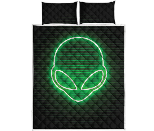 Green Light Alien Print Quilt Bed Set