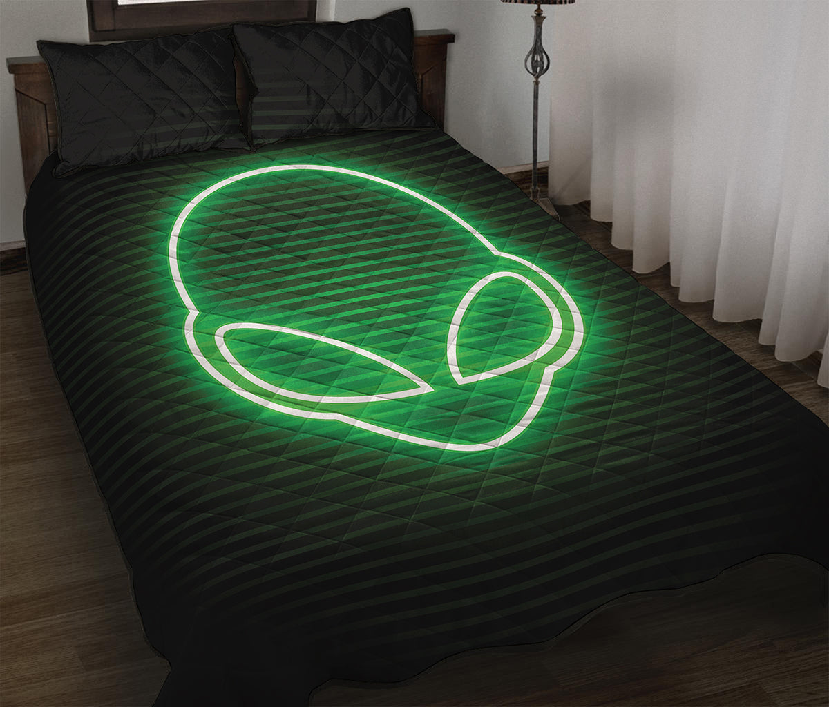 Green Light Alien Print Quilt Bed Set