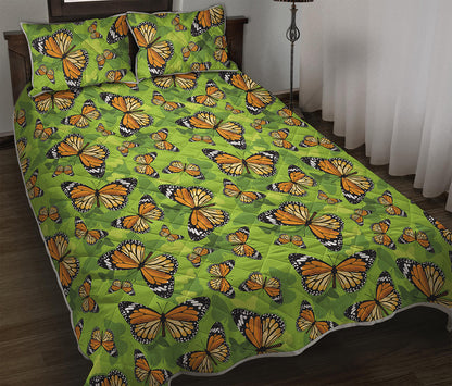 Green Monarch Butterfly Pattern Print Quilt Bed Set