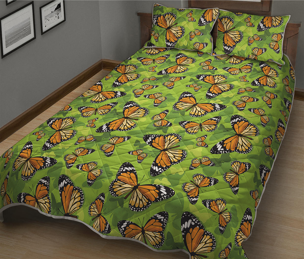 Green Monarch Butterfly Pattern Print Quilt Bed Set