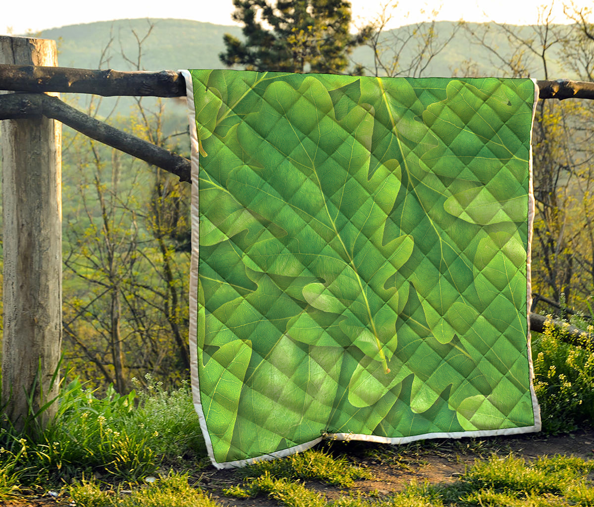 Green Oak Leaf Print Quilt