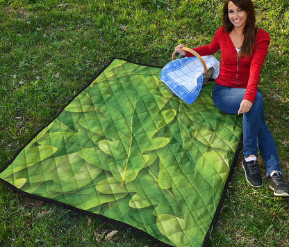 Green Oak Leaf Print Quilt