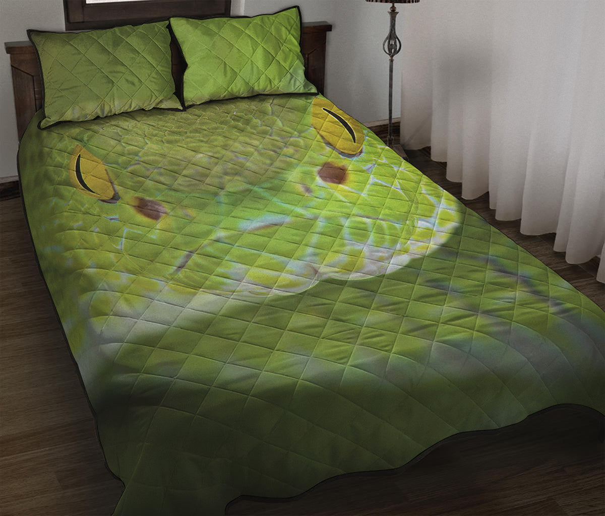 Green Pit Viper Print Quilt Bed Set