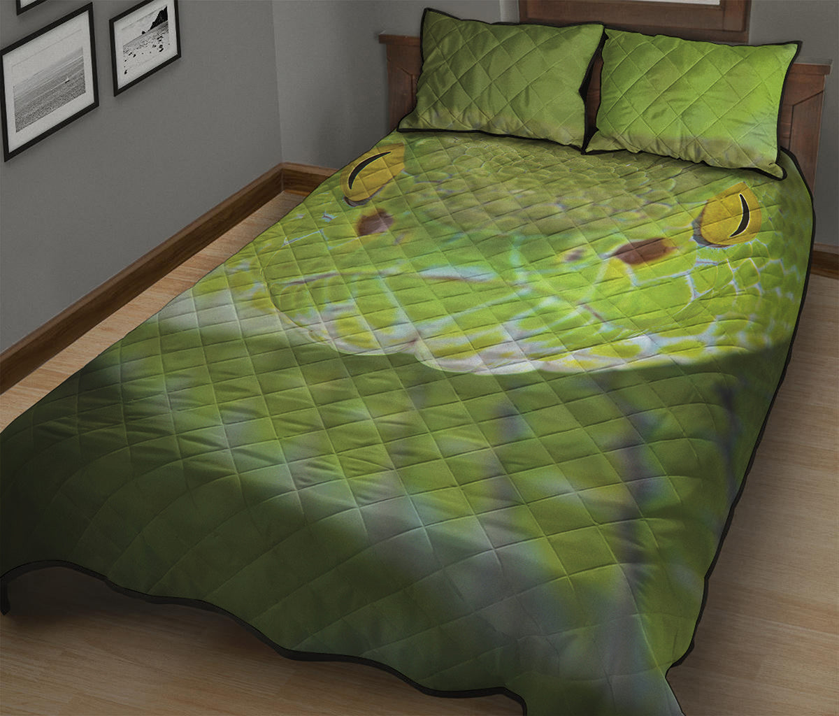 Green Pit Viper Print Quilt Bed Set