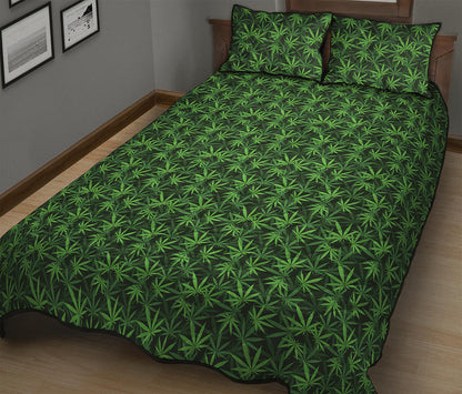 Green Pot Leaf Pattern Print Quilt Bed Set