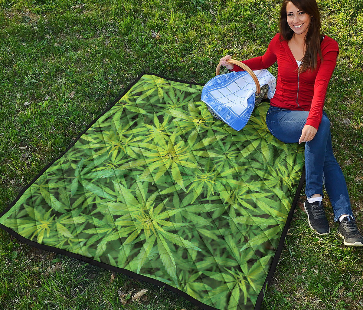 Green Pot Leaf Print Quilt