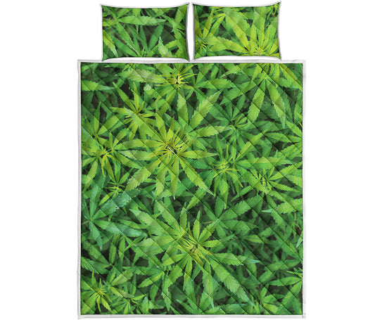 Green Pot Leaf Print Quilt Bed Set