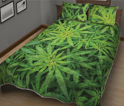 Green Pot Leaf Print Quilt Bed Set