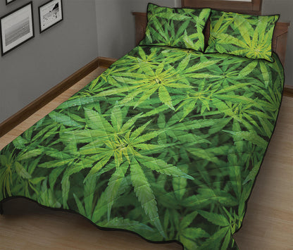 Green Pot Leaf Print Quilt Bed Set