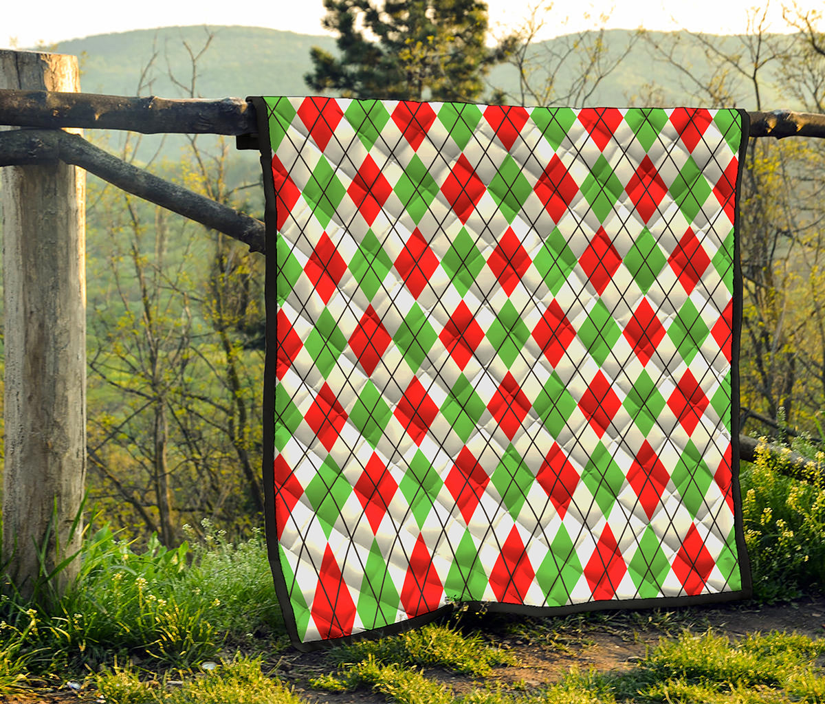 Green Red And White Argyle Pattern Print Quilt
