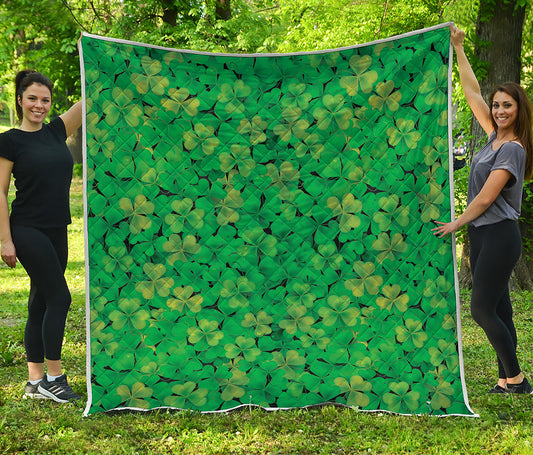 Green Shamrock Leaf Pattern Print Quilt