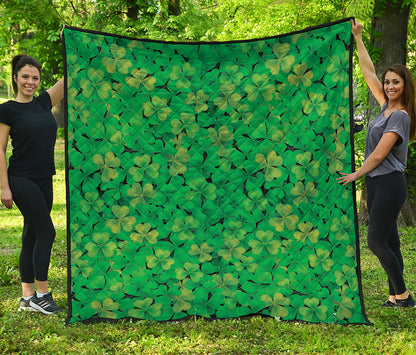 Green Shamrock Leaf Pattern Print Quilt