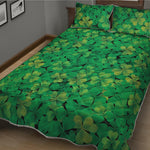 Green Shamrock Leaf Pattern Print Quilt Bed Set