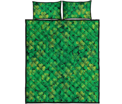 Green Shamrock Leaf Pattern Print Quilt Bed Set