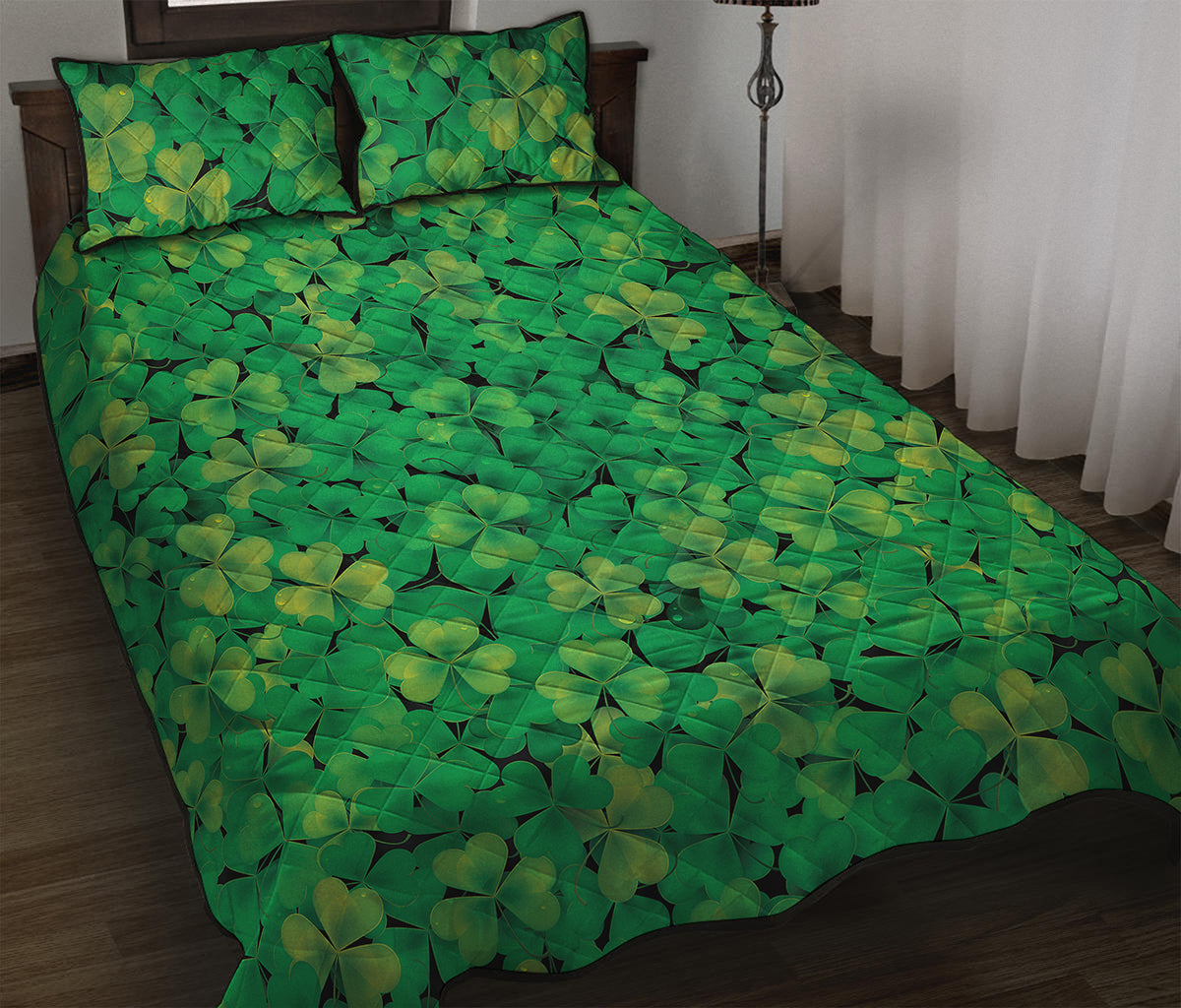 Green Shamrock Leaf Pattern Print Quilt Bed Set