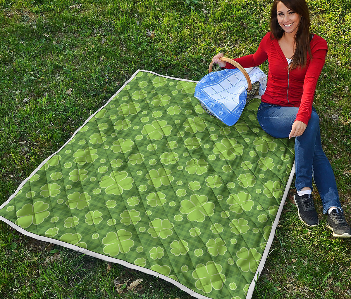 Green Shamrock Plaid Pattern Print Quilt