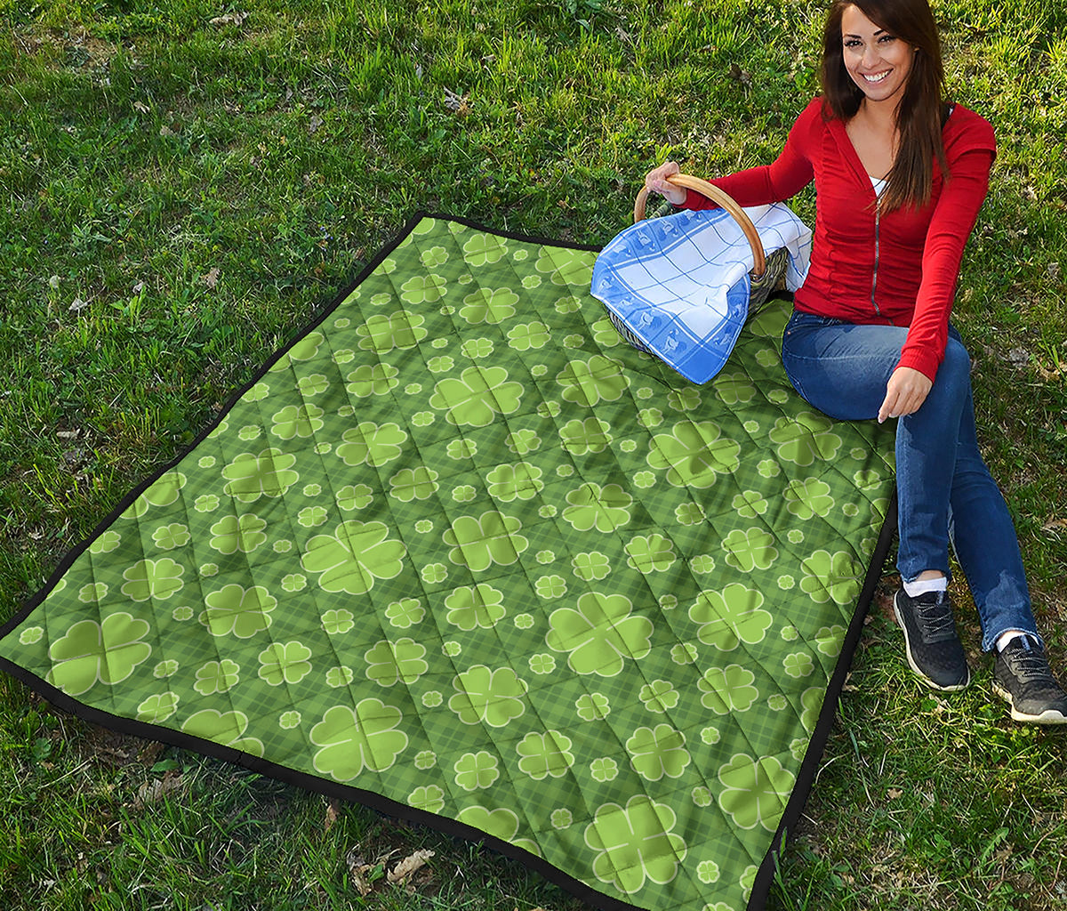 Green Shamrock Plaid Pattern Print Quilt