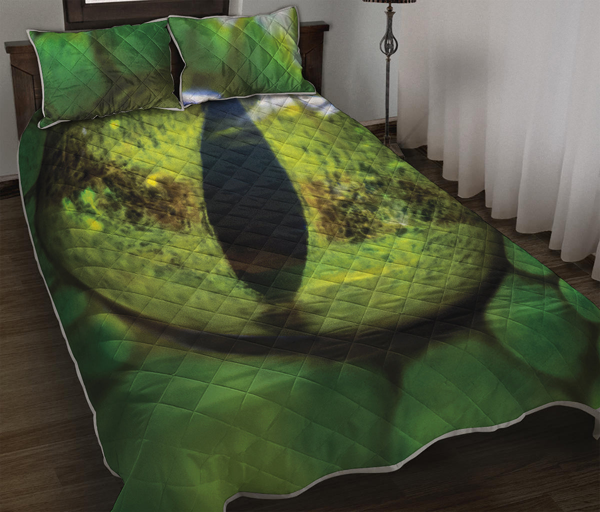 Green Snake Eye Print Quilt Bed Set