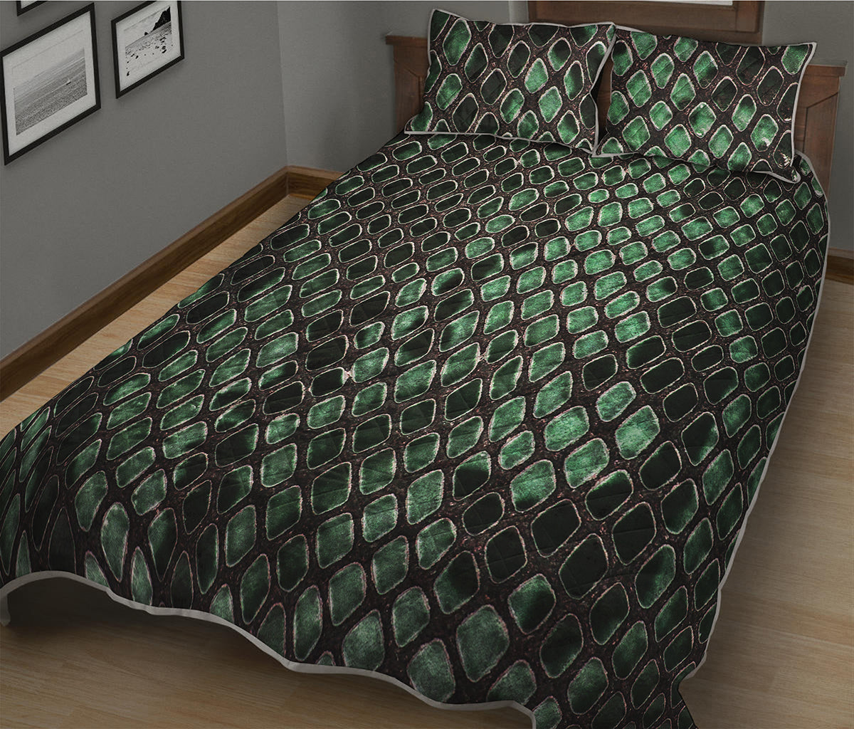 Green Snakeskin Print Quilt Bed Set