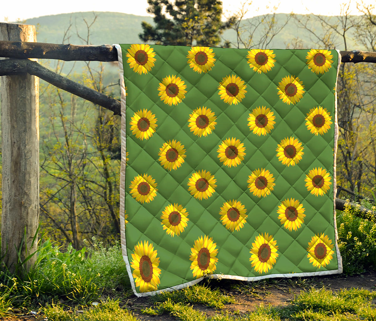 Green Sunflower Pattern Print Quilt