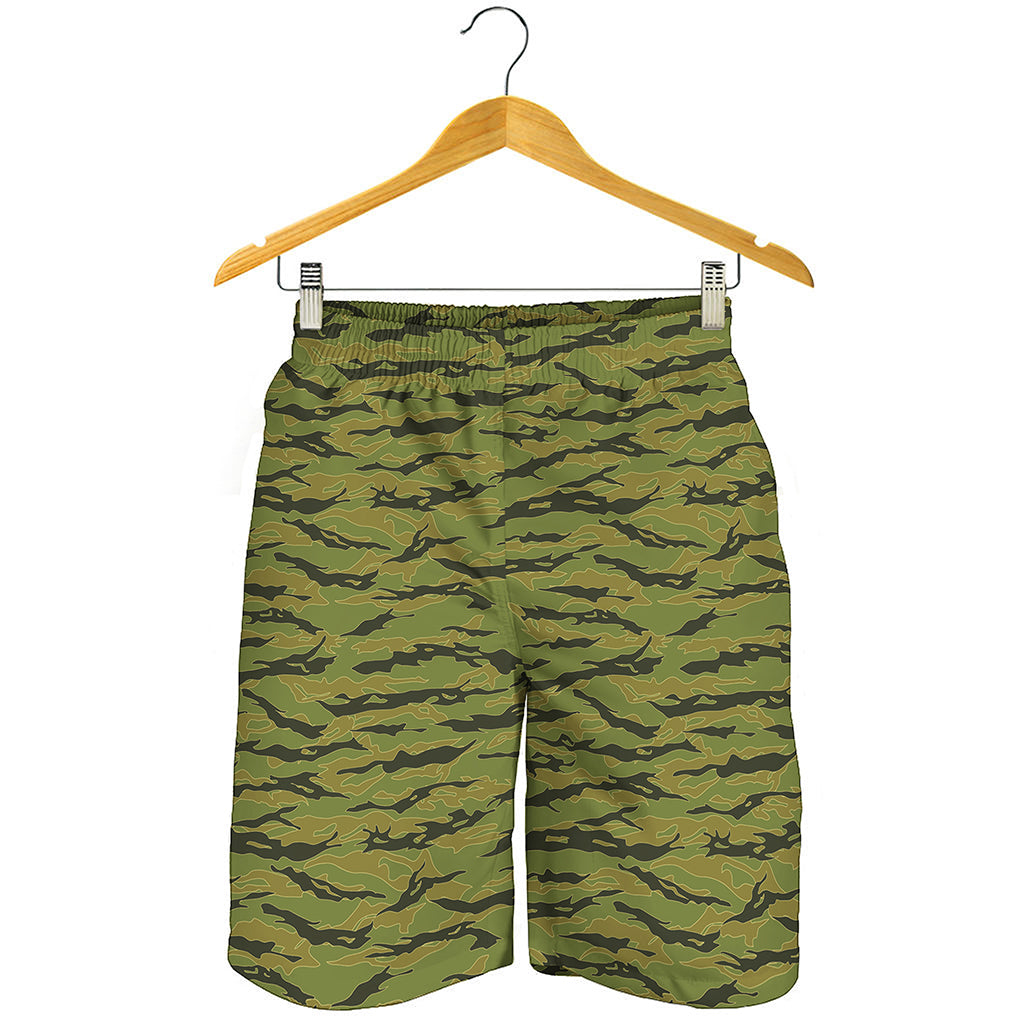 Green Tiger Stripe Camo Pattern Print Men's Shorts