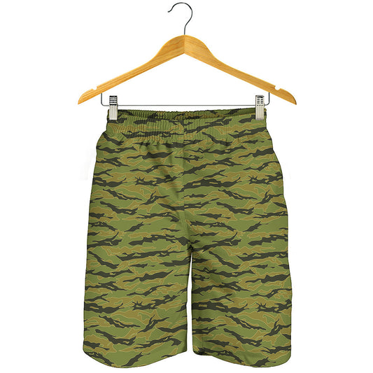Green Tiger Stripe Camo Pattern Print Men's Shorts