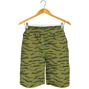 Green Tiger Stripe Camo Pattern Print Men's Shorts