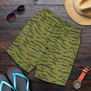 Green Tiger Stripe Camo Pattern Print Men's Shorts