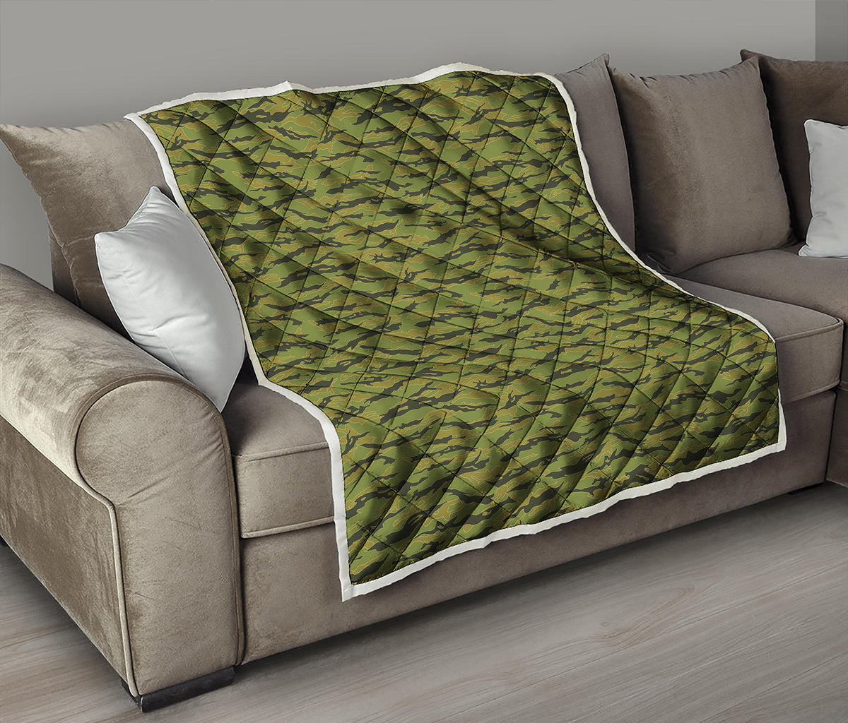 Green Tiger Stripe Camo Pattern Print Quilt