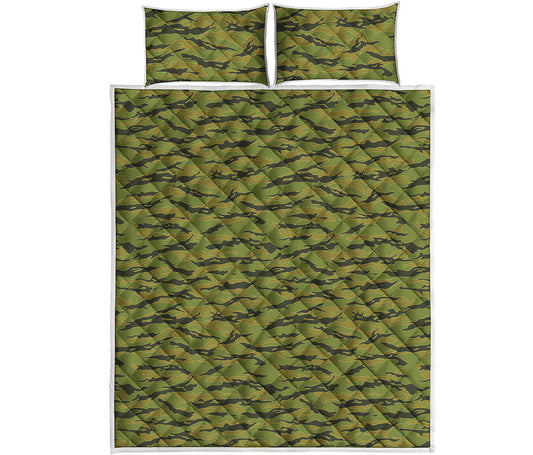 Green Tiger Stripe Camo Pattern Print Quilt Bed Set