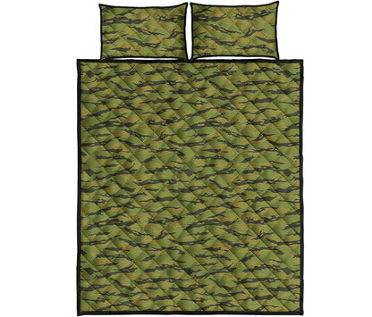 Green Tiger Stripe Camo Pattern Print Quilt Bed Set