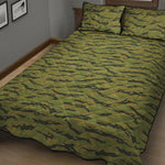Green Tiger Stripe Camo Pattern Print Quilt Bed Set