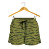 Green Tiger Stripe Camo Pattern Print Women's Shorts