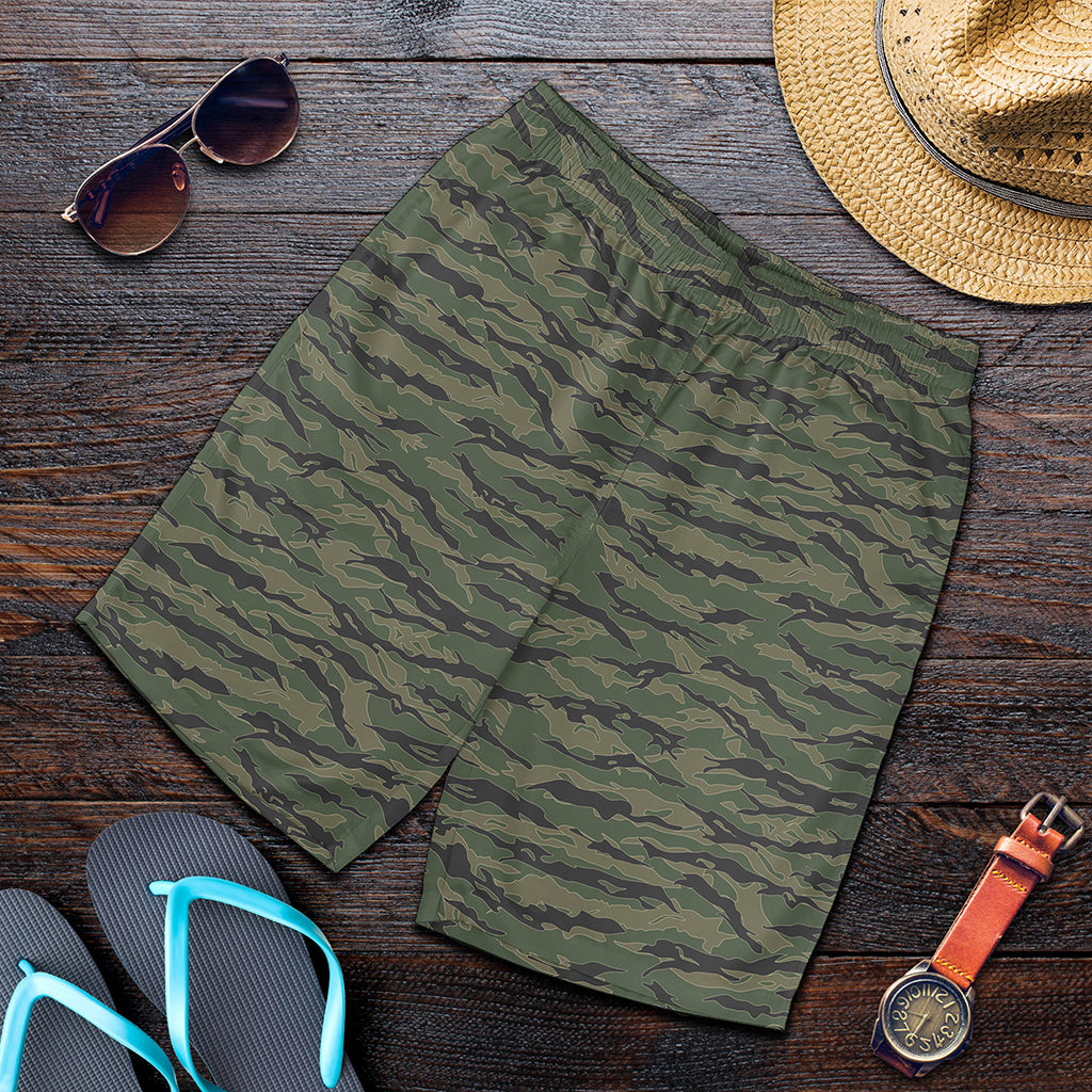 Green Tiger Stripe Camouflage Print Men's Shorts