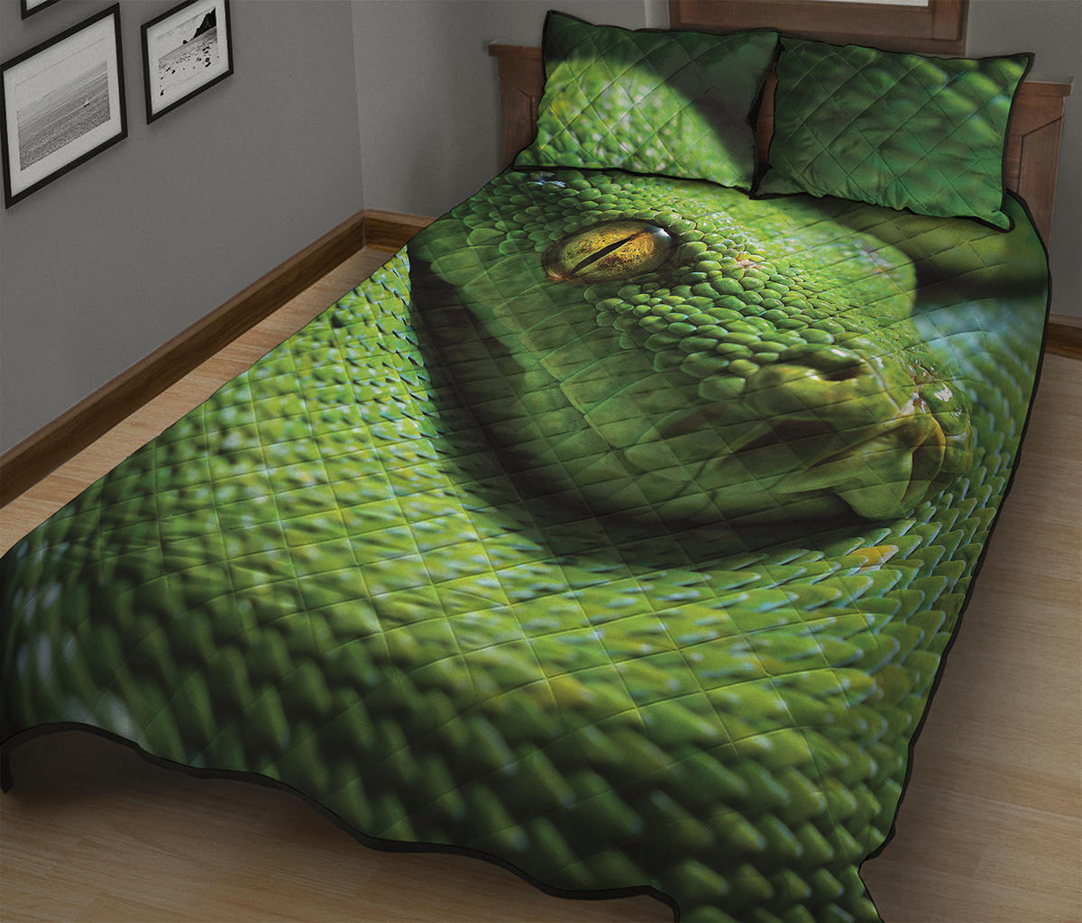Green Tree Python Snake Print Quilt Bed Set