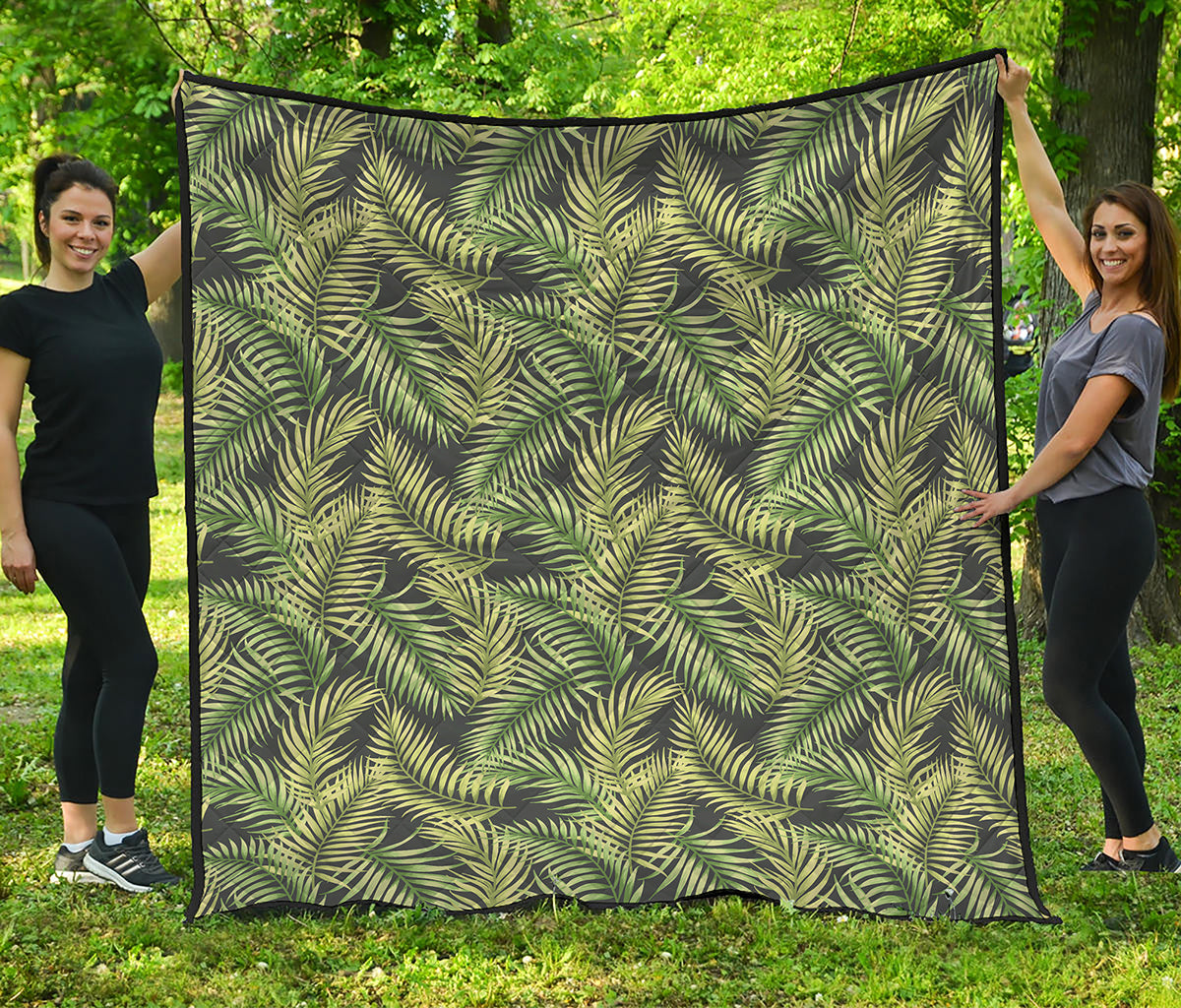 Green Tropical Palm Leaf Pattern Print Quilt