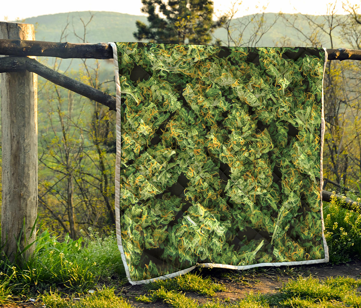 Green Weed Print Quilt