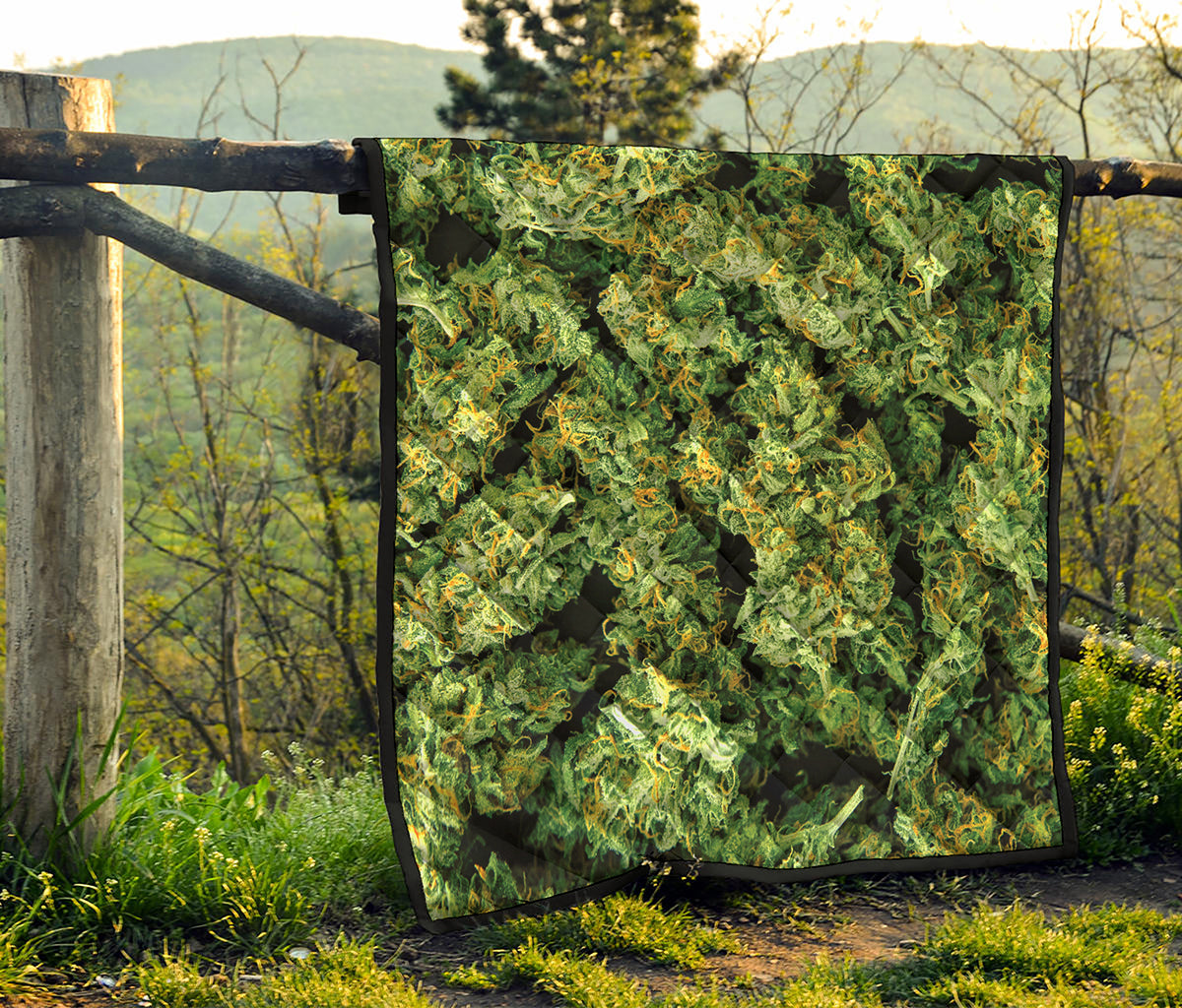 Green Weed Print Quilt