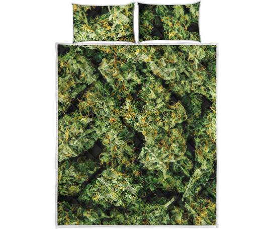 Green Weed Print Quilt Bed Set