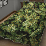 Green Weed Print Quilt Bed Set