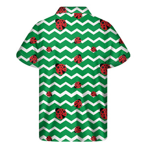 Green Zigzag Ladybird Pattern Print Men's Short Sleeve Shirt