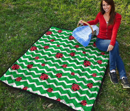 Green Zigzag Ladybird Pattern Print Quilt