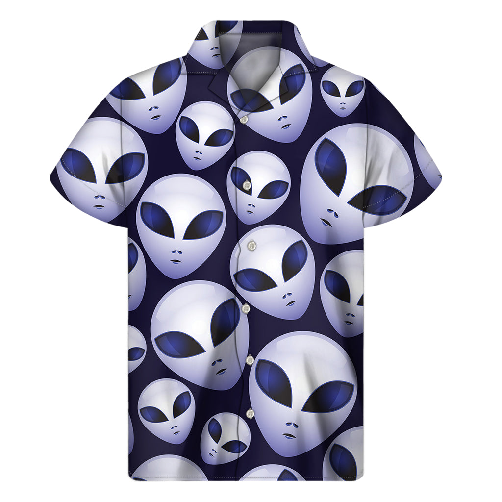 Grey Alien Face Pattern Print Men's Short Sleeve Shirt