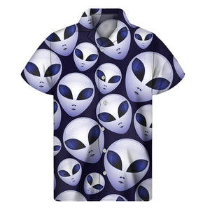 Grey Alien Face Pattern Print Men's Short Sleeve Shirt