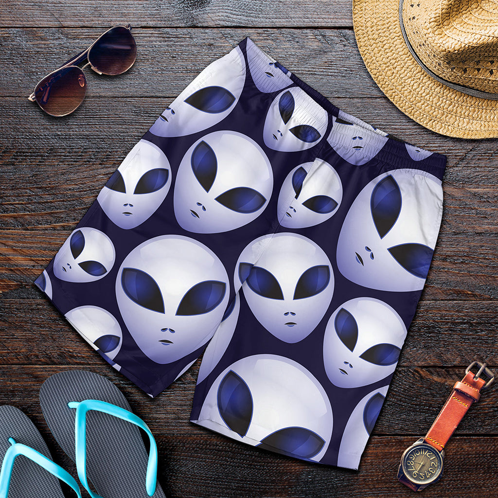 Grey Alien Face Pattern Print Men's Shorts